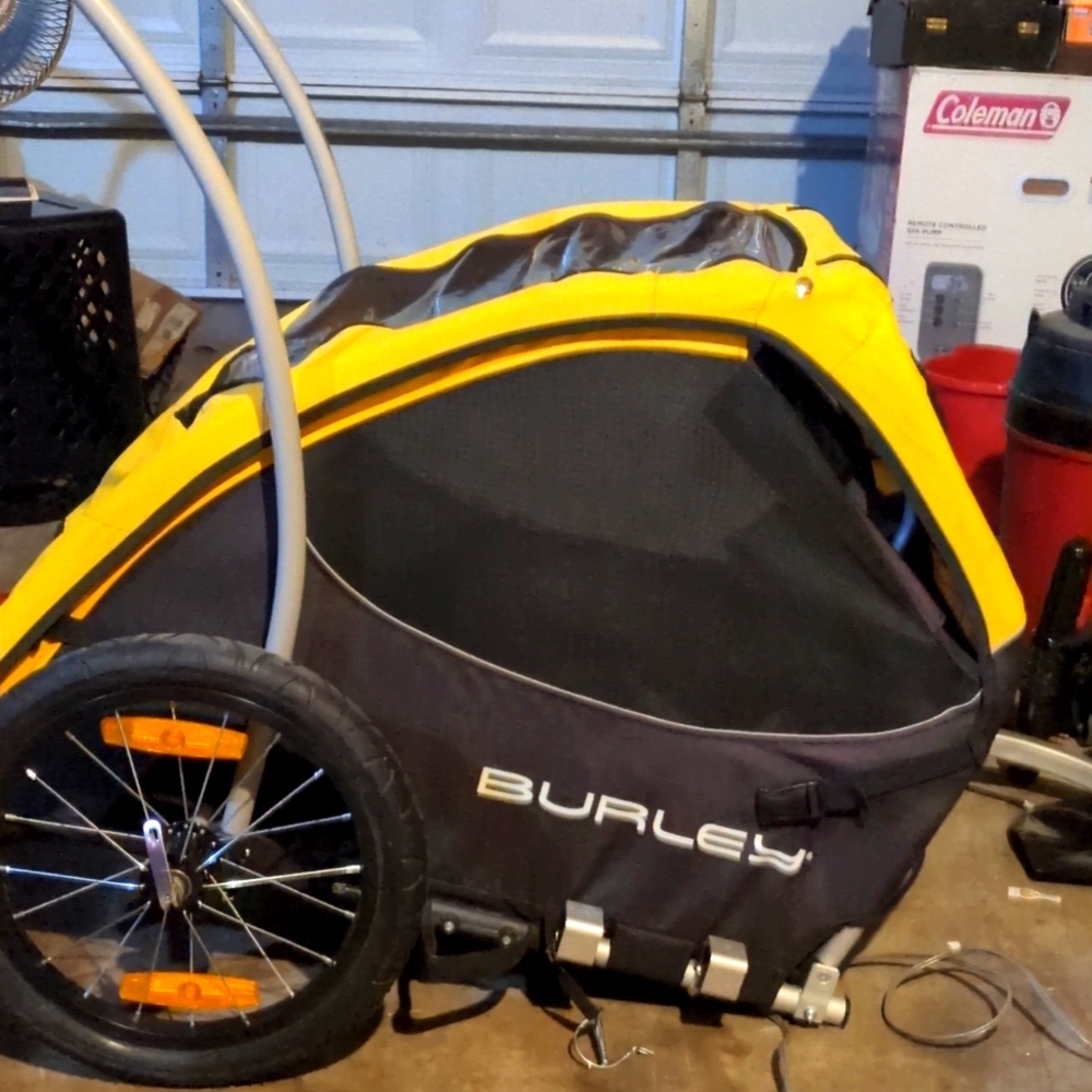 Burley tail wagon pet trailer